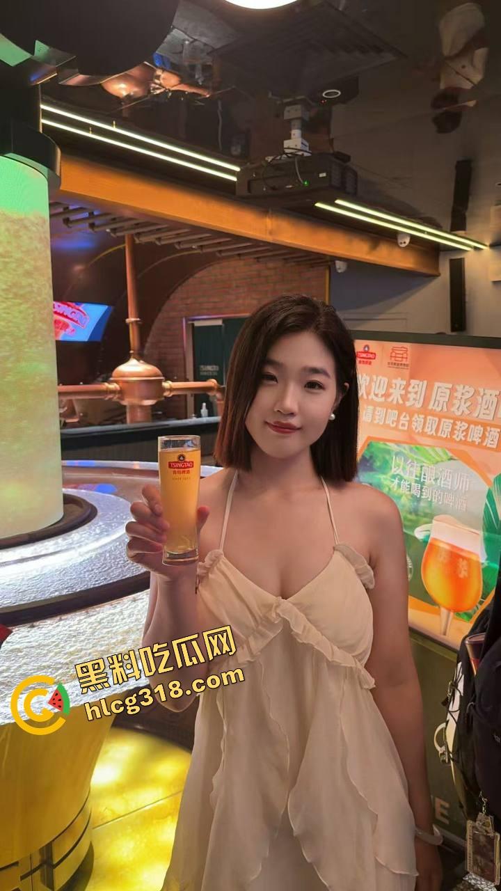 厕所都能变炮房,卫生间对镜啪啪玩花样小情侣自拍流出,腿架肩上边操边录,女主骚到破音!-2