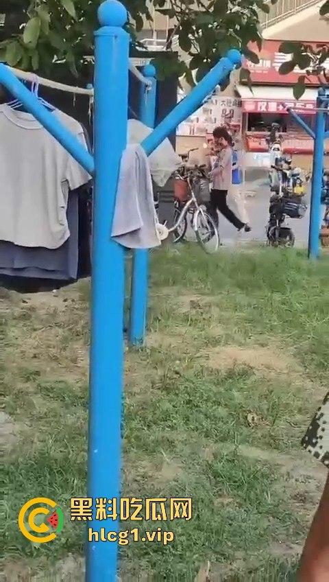 军训压力大?河南大学软件学院大三生宿舍爆发持刀大战,宿舍变修罗场!-1