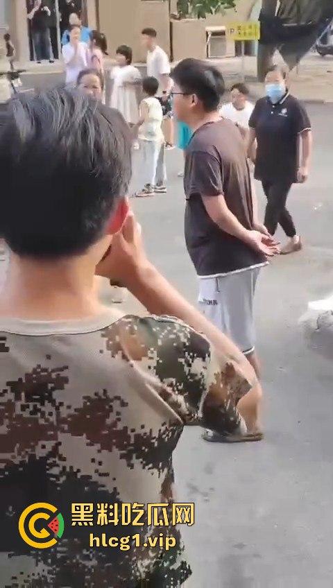 军训压力大?河南大学软件学院大三生宿舍爆发持刀大战,宿舍变修罗场!-2