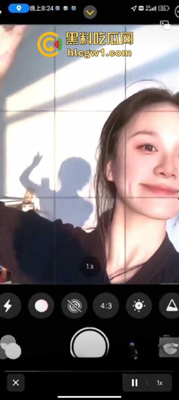 独家曝光！快手福利主播【胸照样凶】表面直播擦边 私底下粉丝付费一对一来者不拒 直接开会议视频裸聊自慰抠逼！-8