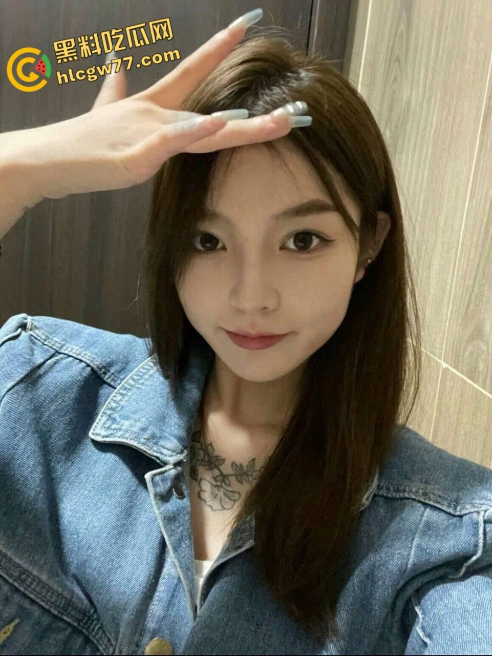 极品纹身御姐【李思羽】裸聊狂撩,娇喘自慰淫水流,男友隔屏欲火烧!-1