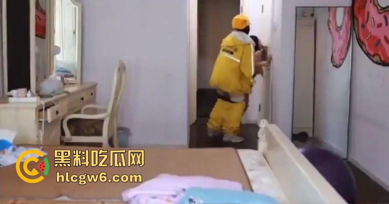 美团宣传片送炮小哥出新高度，剧情堪比三级片，男主日完逼拔屌无情跑得比外卖还快，裤子穿好全程不带犹豫！-7