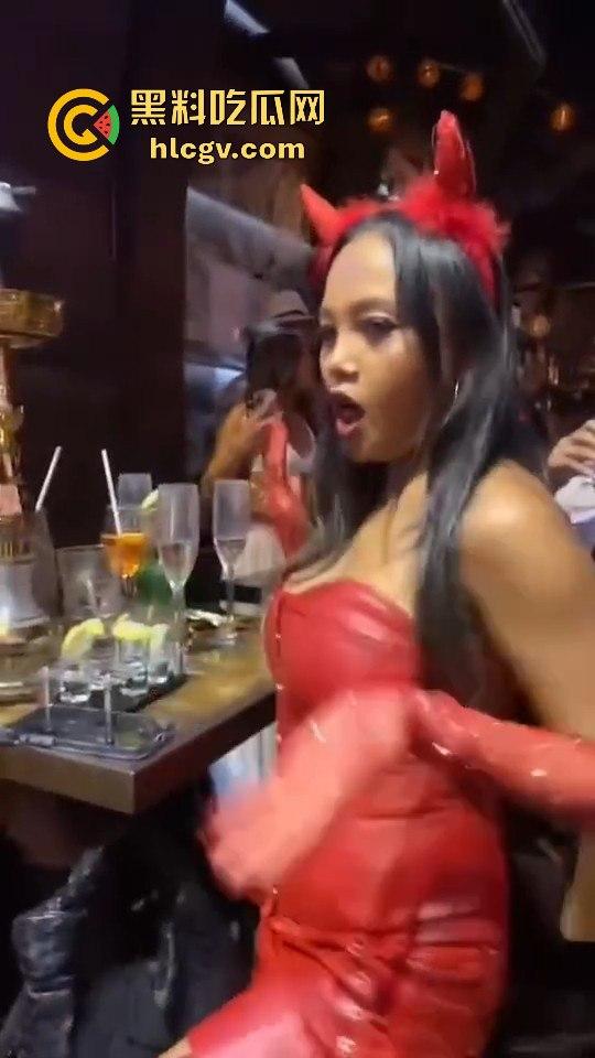 香港兰桂坊万圣节骚翻全场！骚逼骚鸡骚男齐聚，堪称老外的炮窝！-6