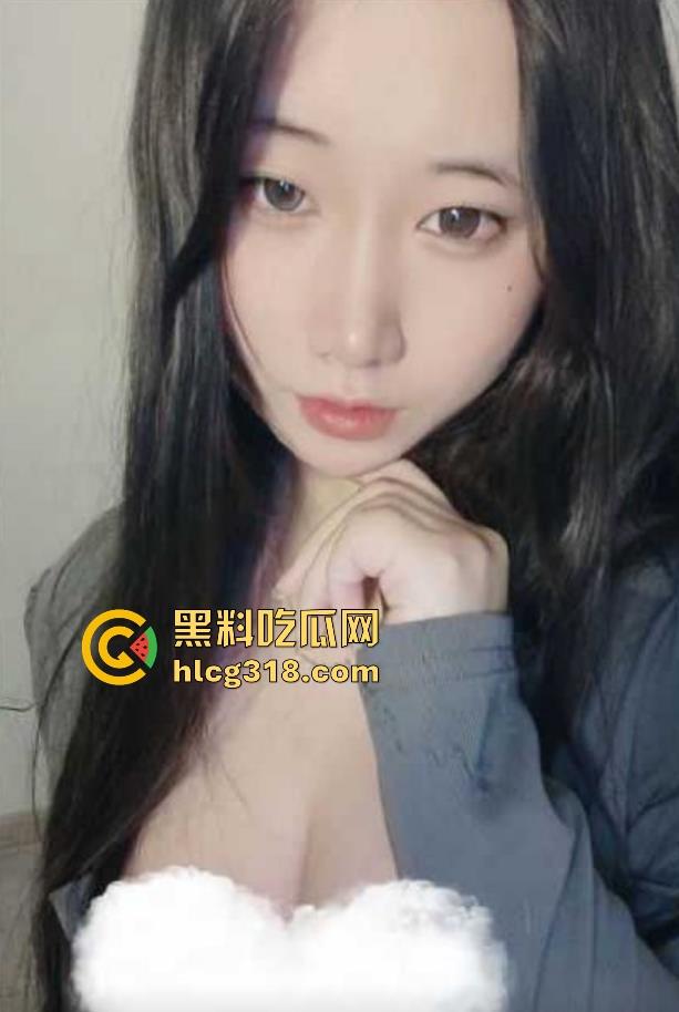 抖音4.5万粉网红【卡比喵】土豪定制福利流出，极品身材反差御姐，核弹巨乳掰穴自慰！-3