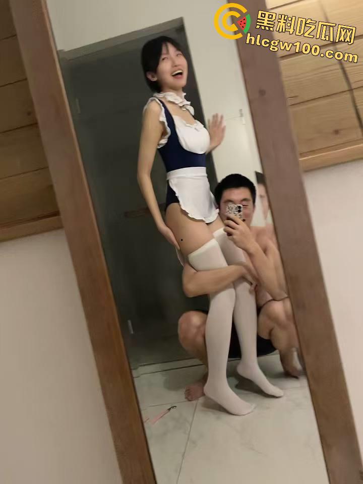 二代哥包养记录,一男配三女有钱真是好,无套后入猛操骚逼,骑脸口爆毫不心疼嘴巴都快被操肿了-13