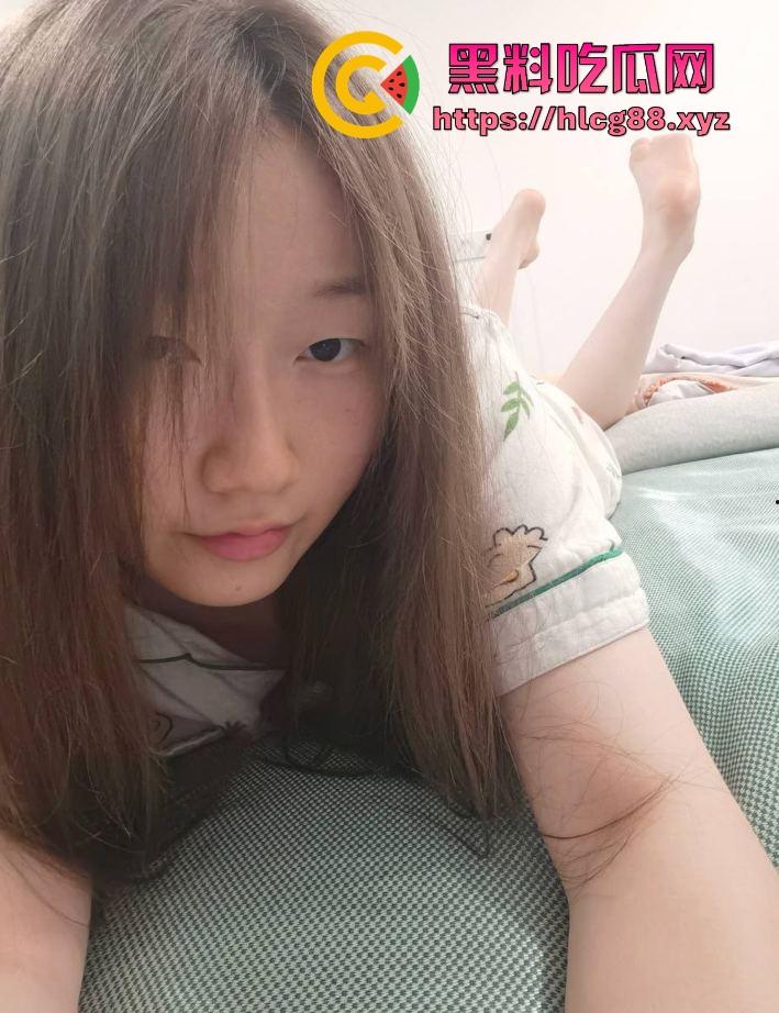 宁夏银川传媒骚婊『王思辉』网调露逼照撸爆鸡巴,寒假提双飞翻脸拉黑,母狗骚脸装纯还是真婊?-4