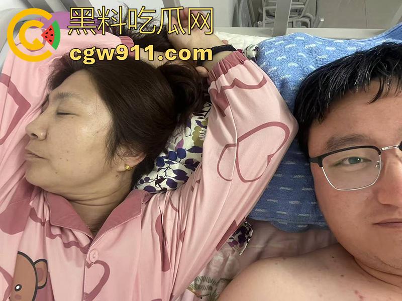 沈阳建筑大学研究生【左一飞】,恋母变态男,跟宿管阿姨谈恋爱,和50多岁大姨乱搞,都可以当你妈妈了!-6