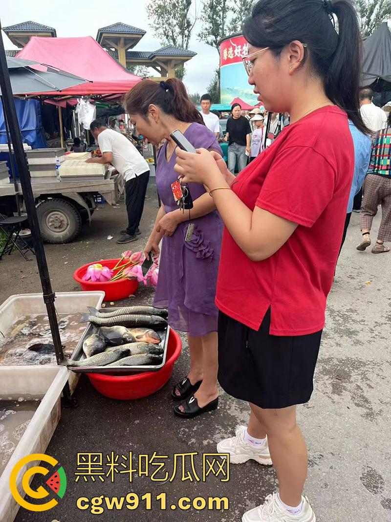 沈阳建筑大学研究生【左一飞】,恋母变态男,跟宿管阿姨谈恋爱,和50多岁大姨乱搞,都可以当你妈妈了!-7
