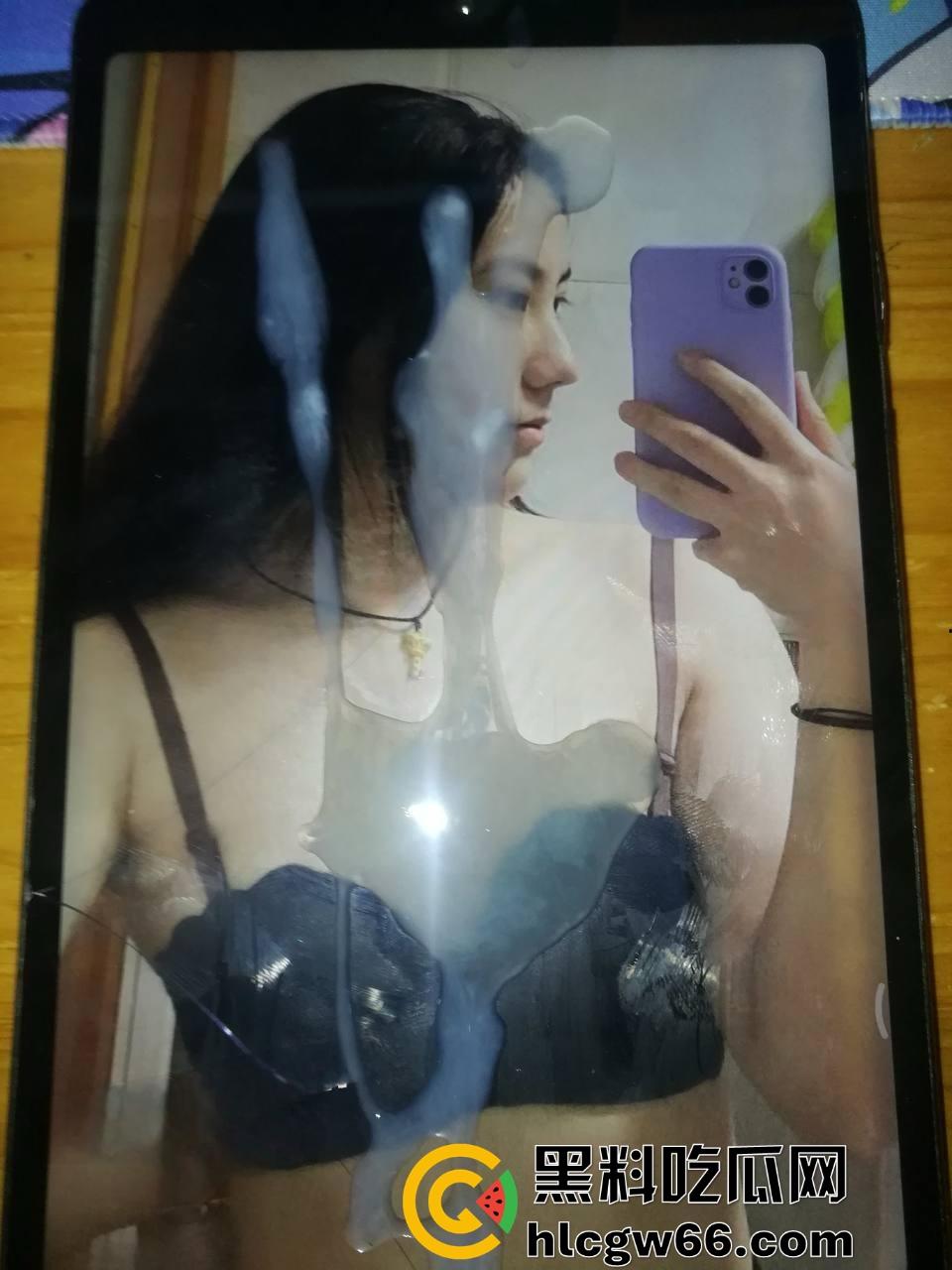 成都女大学生【林青赟】转校上海读书，每天和对象裸视频，让对象受不了打飞机射屏！-6