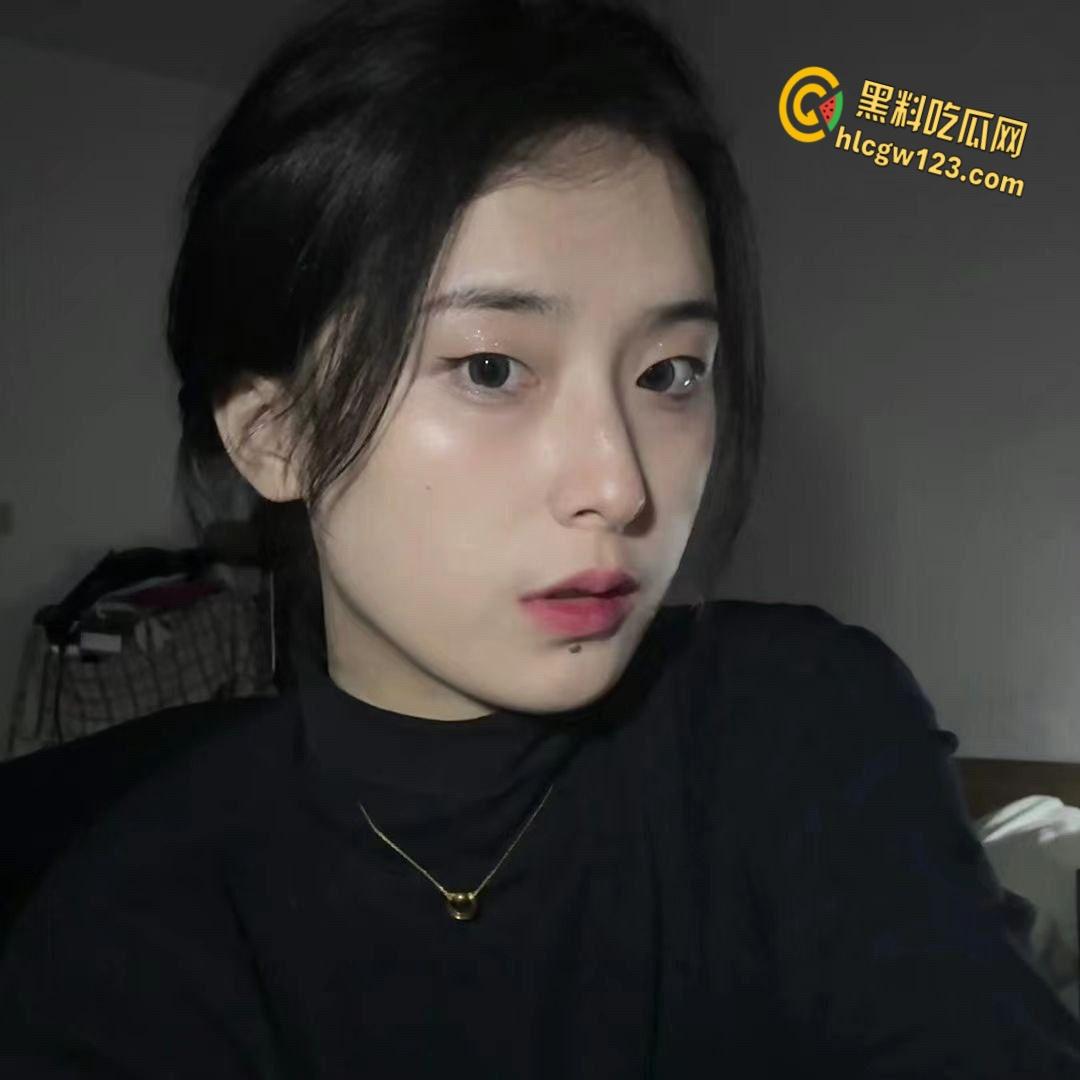 湘潭舞蹈生反差婊【沈溪】，清纯少女变土豪专属骚母狗，深喉内射最后还会唆干净筷子 !-1