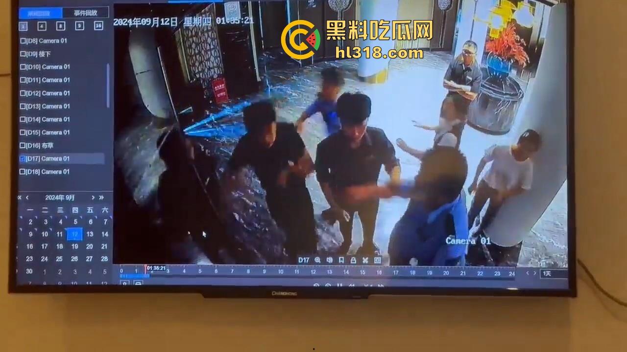 不是哥们这么勇的吗？黑龙江精神小伙当着警察的面打人，警察都懵逼了，这么嚣张的吗！-3