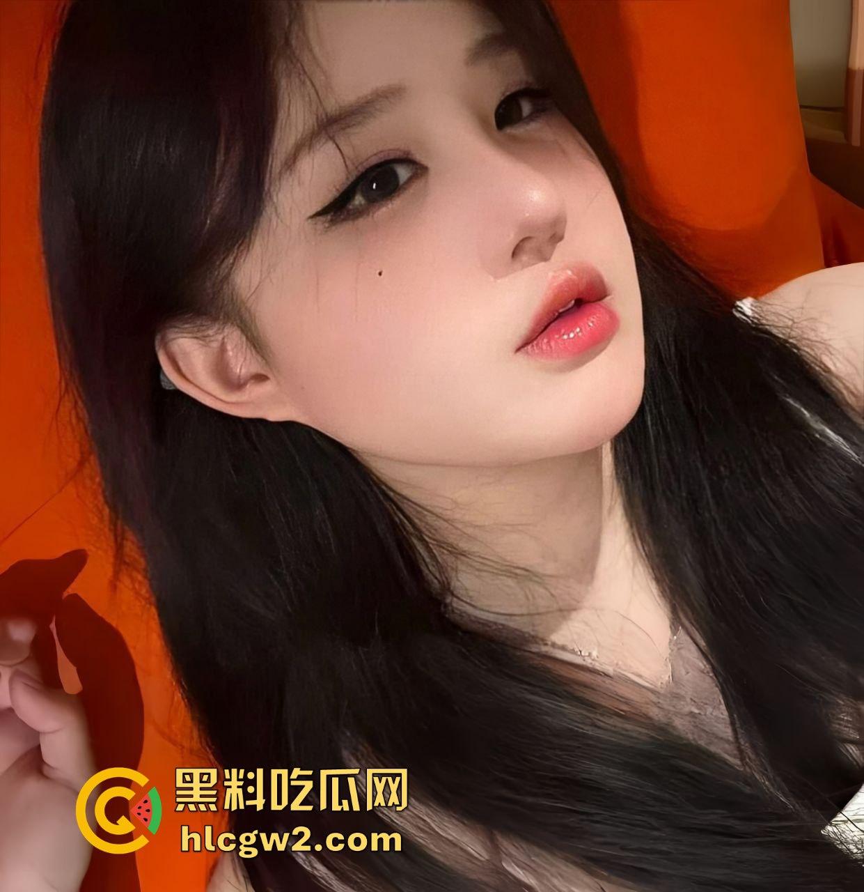 抖音顶级巨乳颜值少女【小妍】大尺度自慰视频外流 甜美外表下骚到炸裂，私密定制全网疯传！-12