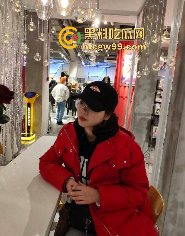 武汉常青树实验学校眼镜婊【许筱娜】调教视频流出,娇嫩白虎无套进入,果然戴眼镜的很反差!-2