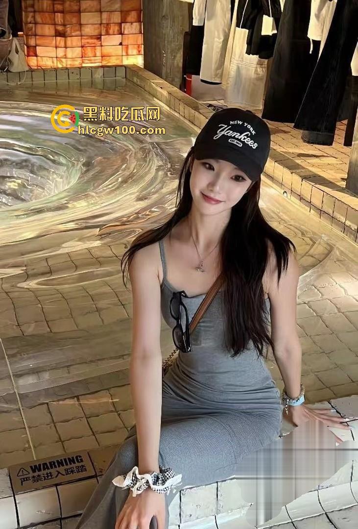 北京市海韵艺术学校芭蕾舞妹子【胡妍慈】金主定制视频曝光，极致反差诱惑，独家爆料！-9