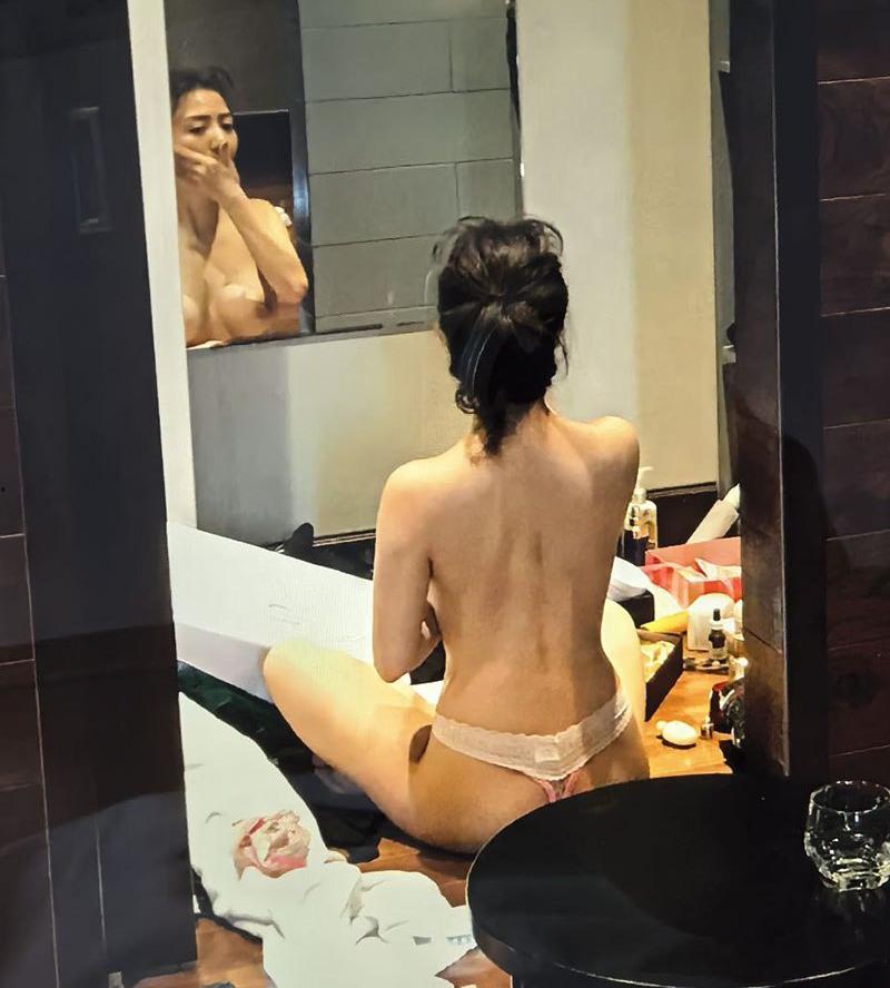 广东极品富婆包养壮年小伙，野外露出3P，多体位伺候花样玩法，性感身材撩翻全网，这富婆玩得真花！-3