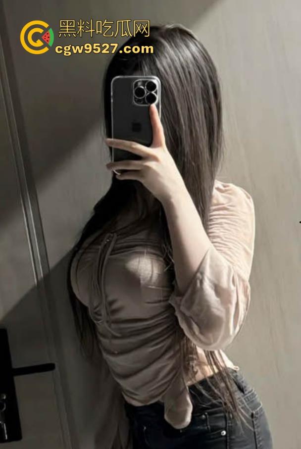 台湾大学大奶学生妹怕【蒋柊】性爱视频曝光,G杯巨乳晃动,口交深喉后入狂干,私下却反差拉满!-2