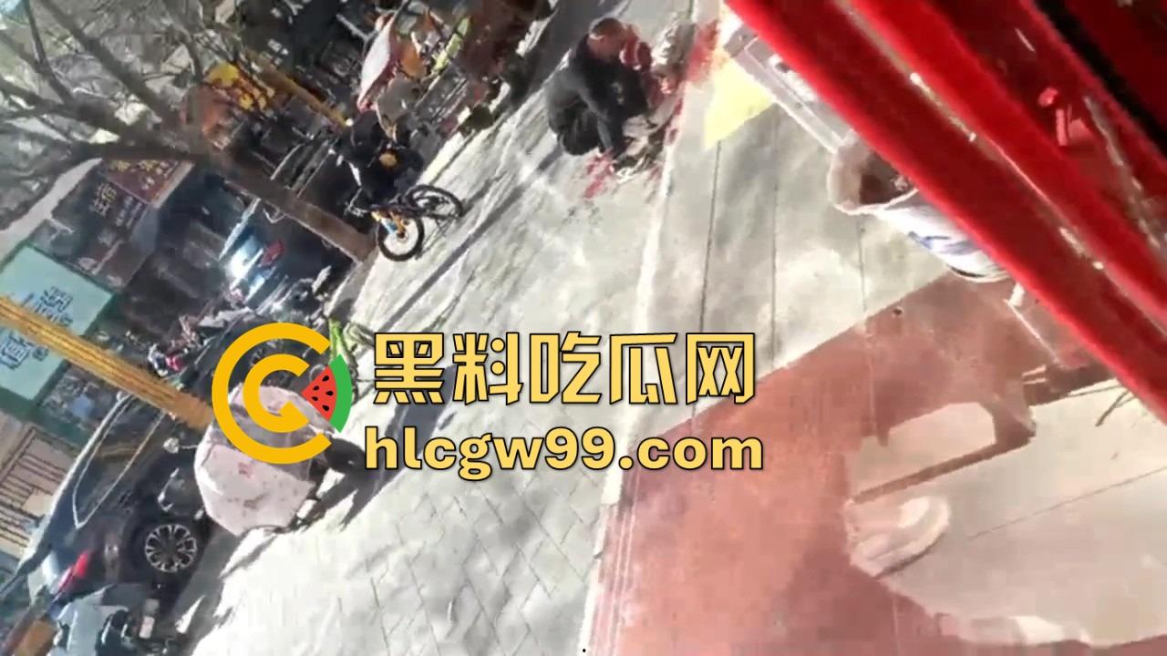 富民街初中生意外摔倒 大动脉被铁棍刺穿 拔出瞬间血喷三尺 现场惨烈当场没了！-8