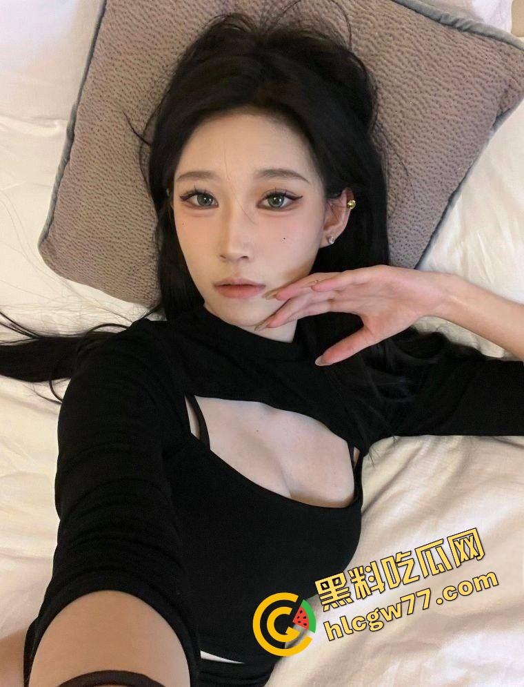 贵州财经大学女神【田静】网上约炮视频曝光，白天装淑女，晚上被操得屁股乱抖，贱得像条狗！-4