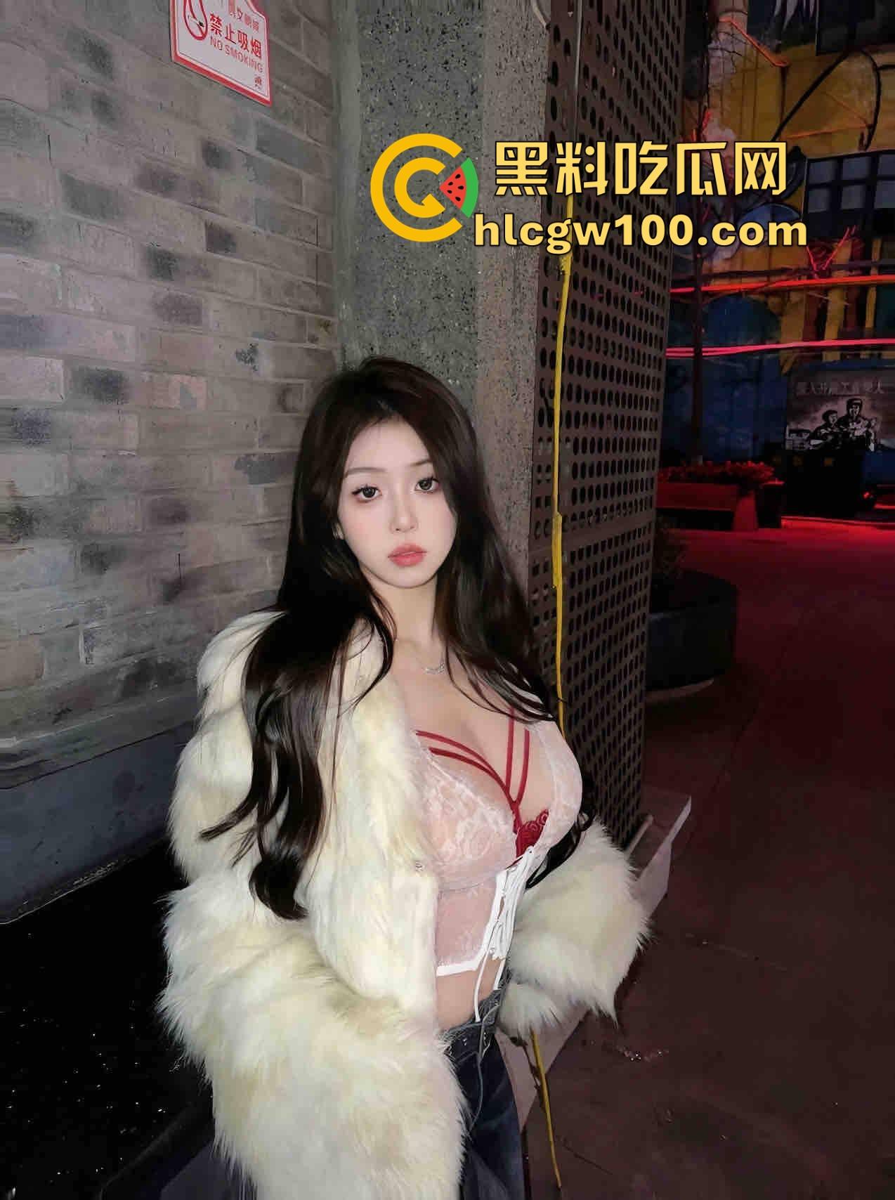 石家庄绿帽奴在线炫耀淫妻老婆边口边自慰 自己把自己玩高潮 脸红喘息骚到不行 瓜友们觉得这种老婆值几彩礼？-4