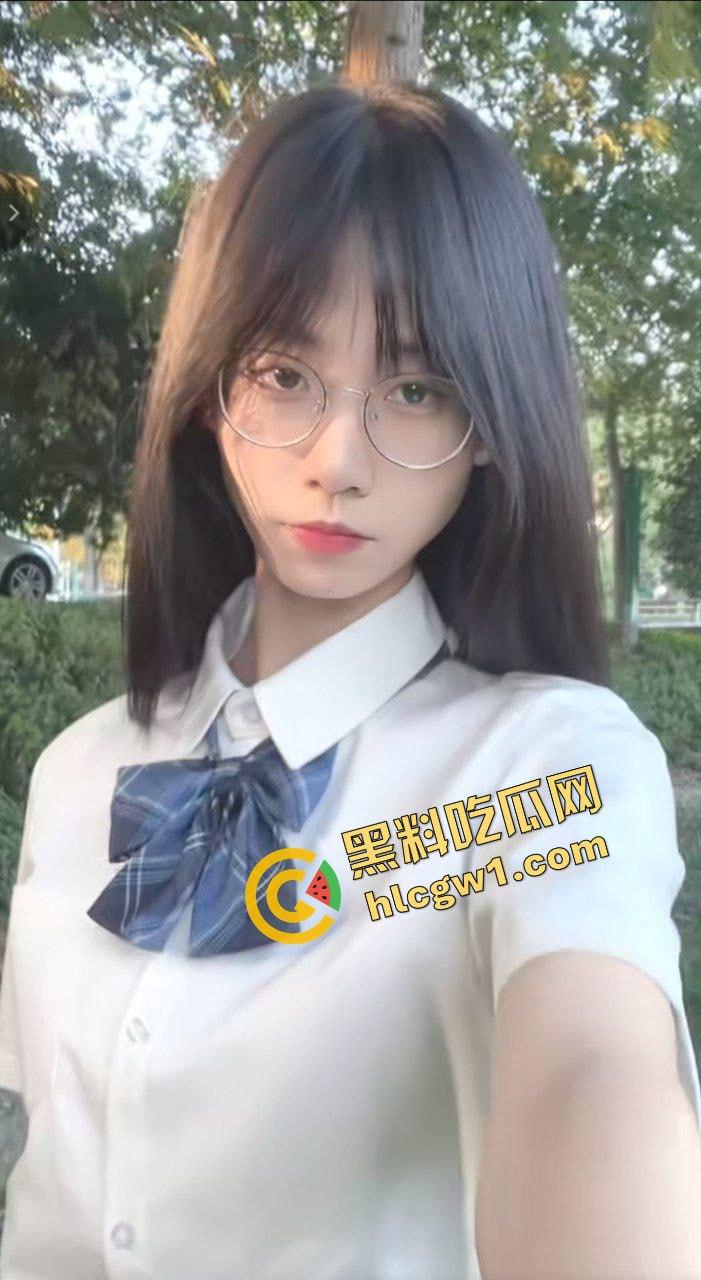 抖音青春少女无敌清纯网红『安陌瑜』早期与多金单男 家中激情输出小穴 独家曝光流出！-2