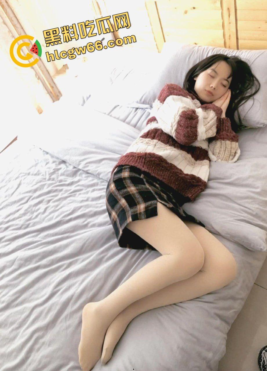 江西极品前台【林蒨】清纯脸蛋骚体质，洗完澡小穴乌得发紫，这骚逼摆明是被大鸡巴开过光！-2