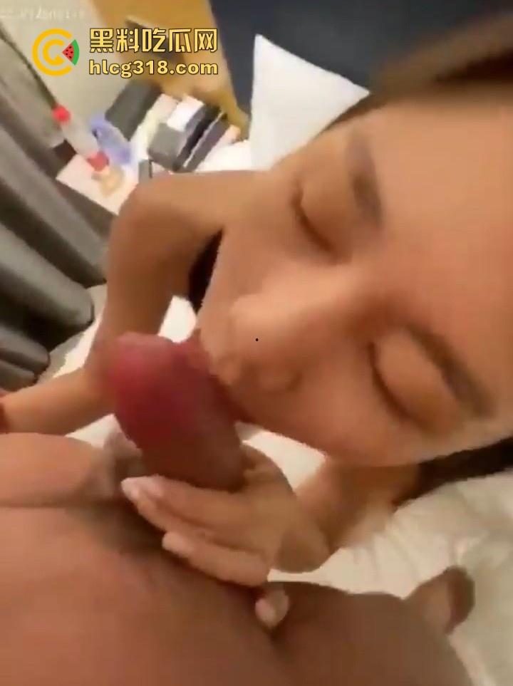 北京邮电大学大一学妹【林艺璇】约炮视频曝光，粉嫩玉乳上下跳动，女上位骑屌疯狂抽插，内射离场！-5