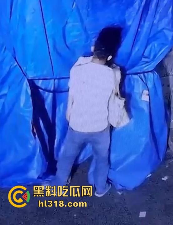 深夜小区惊现情侣野战,在监控底下明目张胆上演春宫戏,掰开双腿极其享受,小编实名表示羡慕!-4