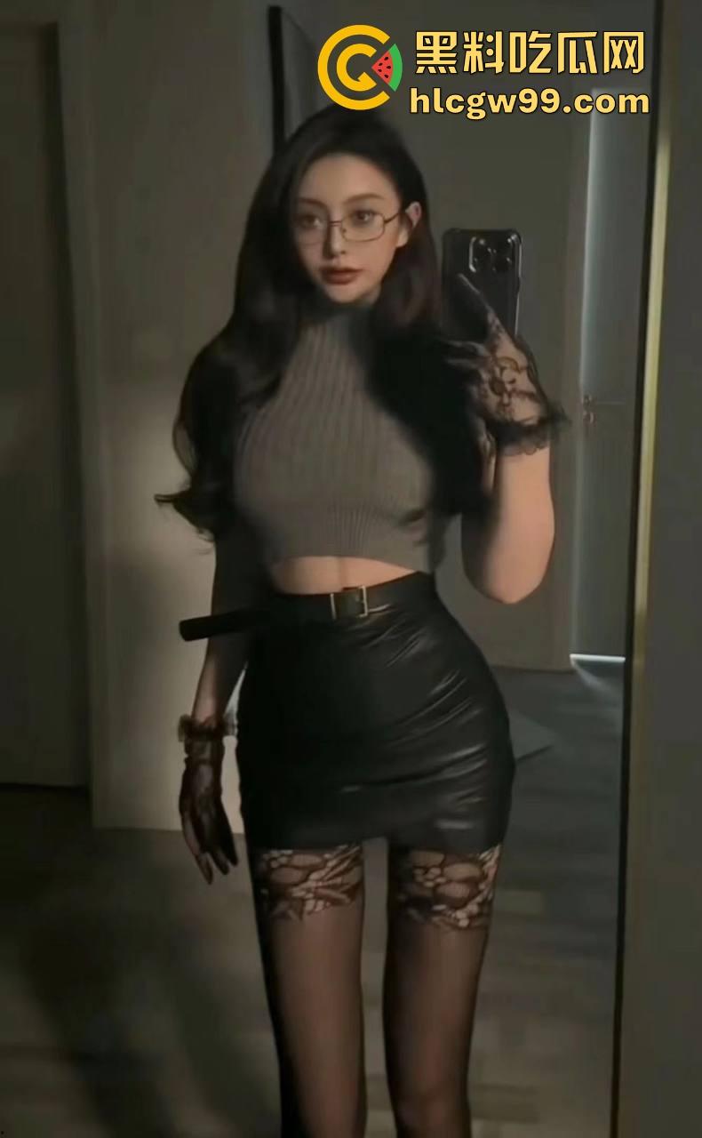 大姨妈拦不住铁血猛男，酒吧约的妹子，今夜必须干，大姨妈算个屁，真男人从不认怂红浪滔滔也要干到底！-1