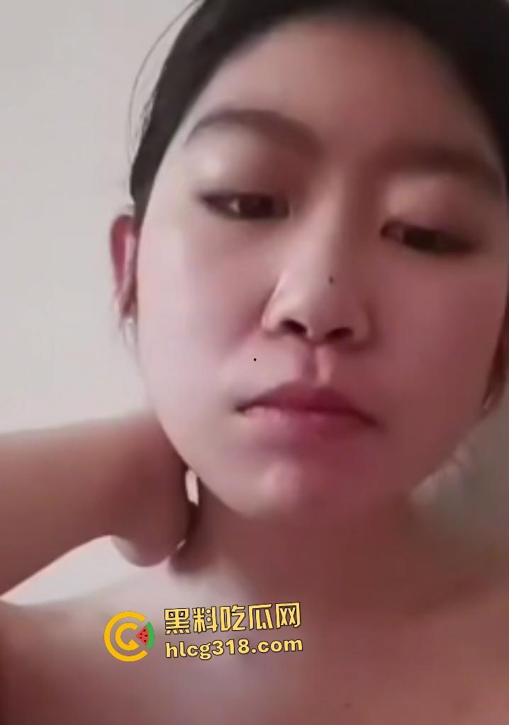 陕西曹小姐欠钱不还，债主直接让其视频裸贷偿还，一场八块钱太廉价！指甲这么长还自慰，逼不痛吗？-4