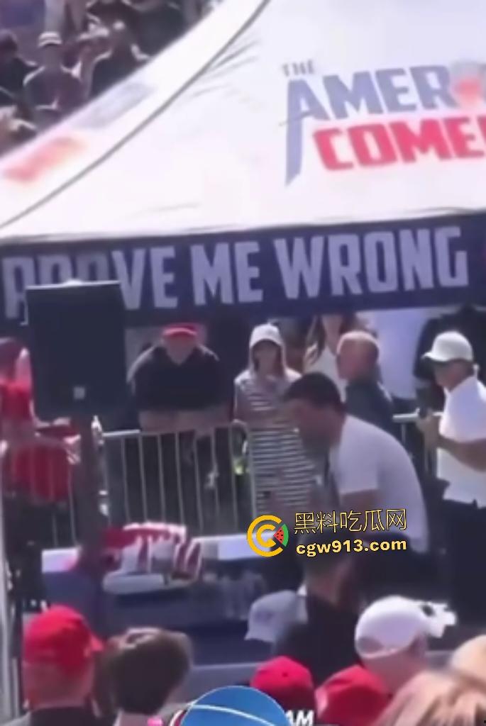 特朗普盟友【查理·科克】枪击惨死犹他谷大学！FBI全城搜捕抓住LGBTQ老人，特朗普下令全国半旗致哀！-6