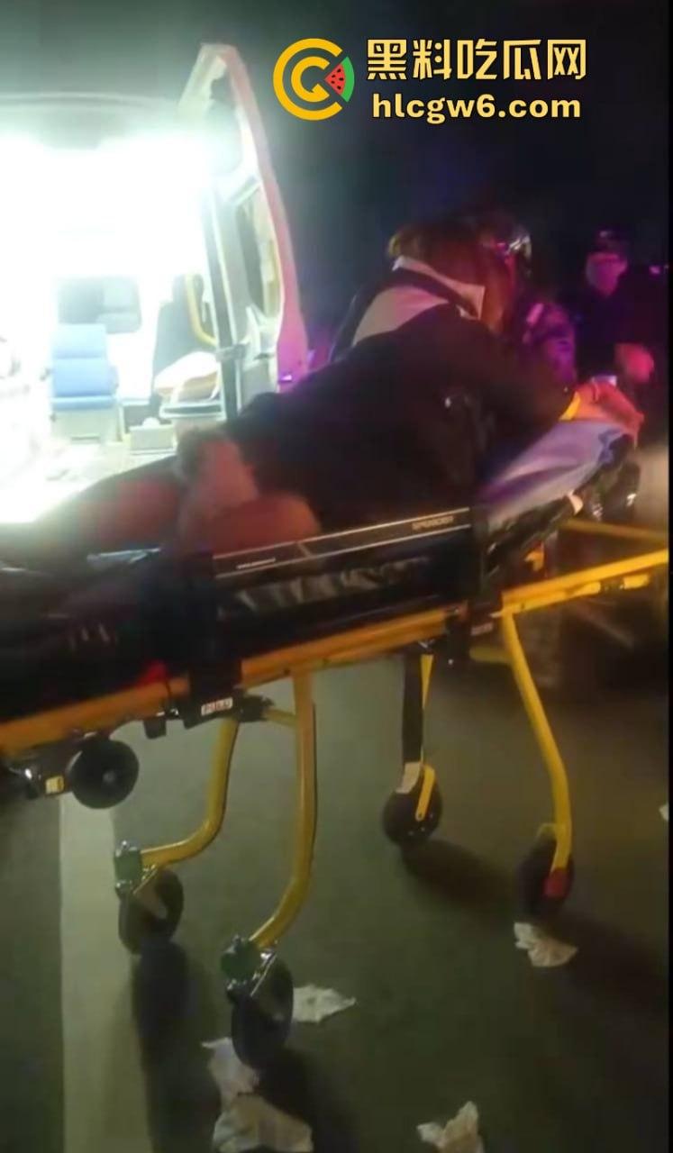 河南网红【王饱饱】与自养宠物狗野生交配不慎卡逼 送医路上怕出名崩溃跳车 现场视频流出！-5