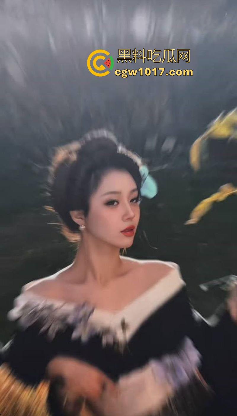 抖音网红【猪猪子】价值千金的大尺度裸聊视频曝光，高冷御姐变骚浪舞姬，露脸卖骚嫩逼巨乳一览无遗！-7