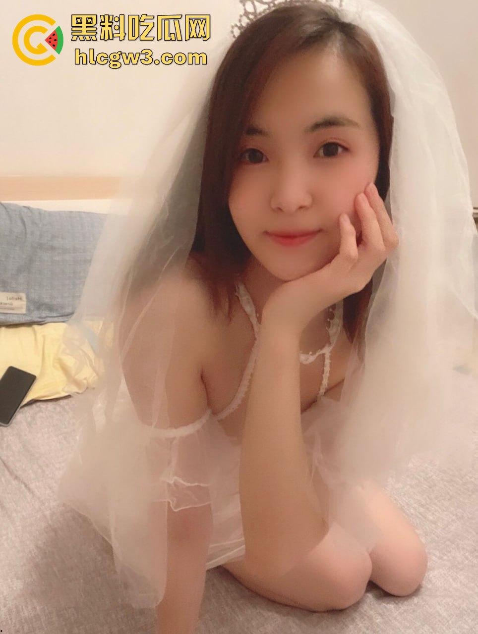新婚夫妻为钱向猥琐房东低头!年轻丈夫眼睁睁看着新娘沦为床上玩物,羞愧无助自责不已!-5
