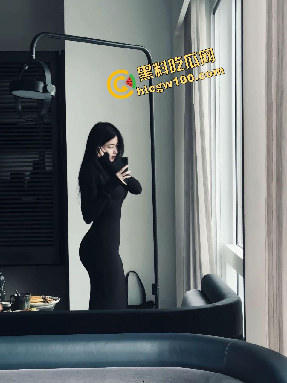 北海宾利富二代爆操丰满骚鸡【周白芸】各样姿势塞满肉棒榨精，爆插白虎淫叫性爱！独家曝光流出！-5