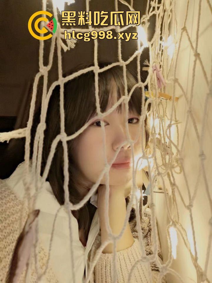 青海师范大学嫩妹【雷娇】翻车！党员身份掩盖不住母狗本色，异地男友曝光无套约炮视频！-1