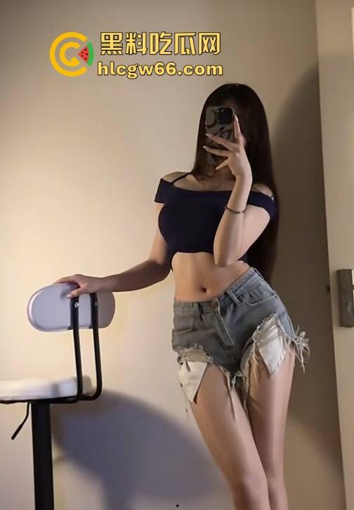 抖音网红【我是OU】约炮金主视频泄露 魔鬼身材令人垂涎欲滴 抓奶抽插让你大饱眼福!-8