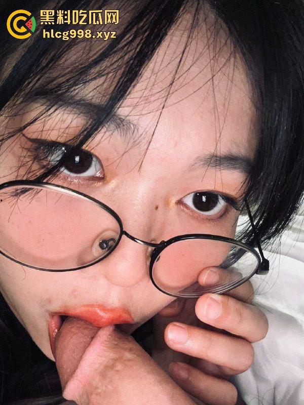 青海师范大学嫩妹【雷娇】翻车！党员身份掩盖不住母狗本色，异地男友曝光无套约炮视频！-17