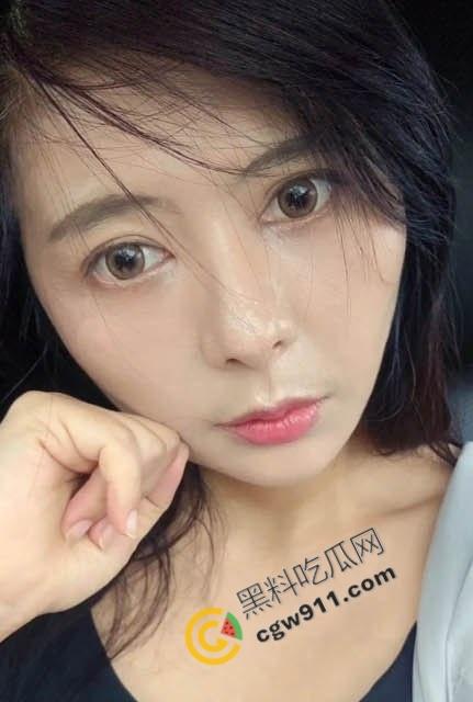 海角大神趁父亲工地加班,猛虐D杯巨乳母亲,肥臀淫水横流,呻吟失控至,爆操骚穴失禁-1