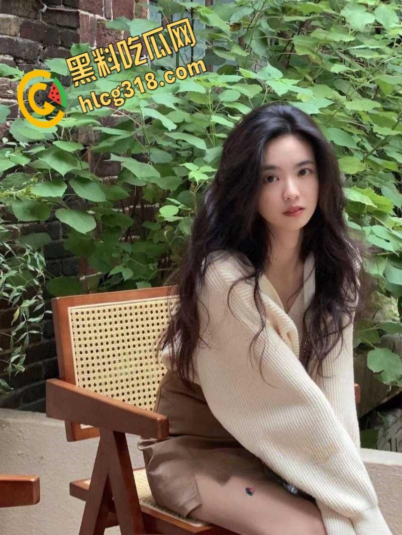 湖南辣妹子幼师【李诗瑶】,反差婊的颜值天花板,金主给的实在是太多,深喉口交的表情也太沉醉了 !-1