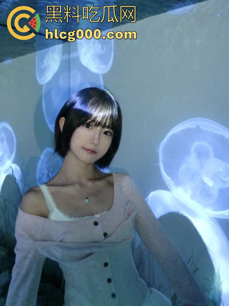 瓜友投稿曝光极品母狗，苏州夜店骚逼营销，身材高挑短发骚逼，甘愿做主人母狗，小穴粉嫩超耐操！-1