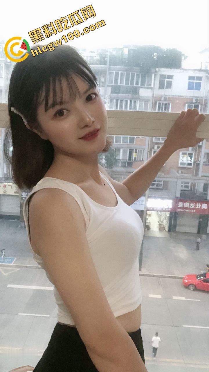 广西母狗【林楠楠】婚后出轨，钟爱女上后入，主打一个一插到底，被操到喷尿射一屁股-7