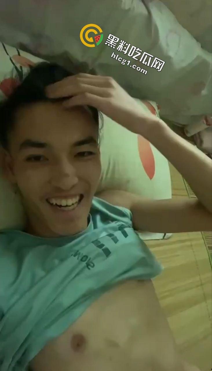 小伙得吃煎饼果子老板娘 从裸聊到现实 两百块搞定阿姨约炮-3