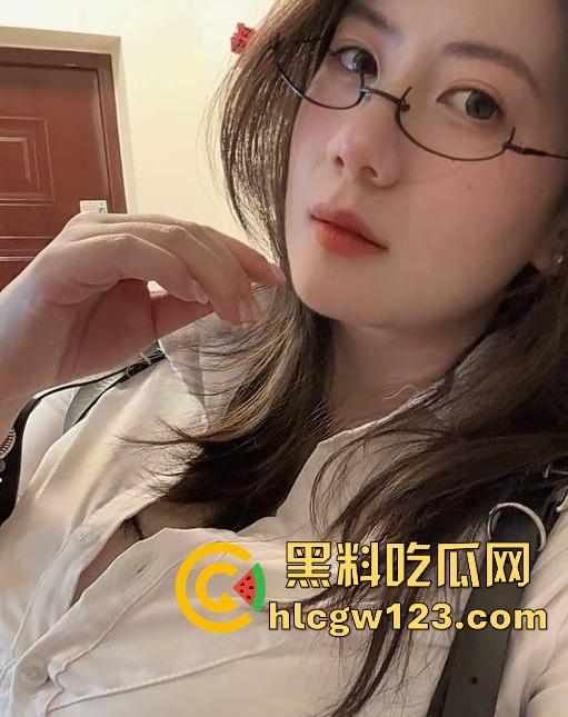 约炮抖音极品极品小博主【比极星】绝美颜值核弹巨乳 无套进入 内射完还不满足请求着金主再来一次！-11