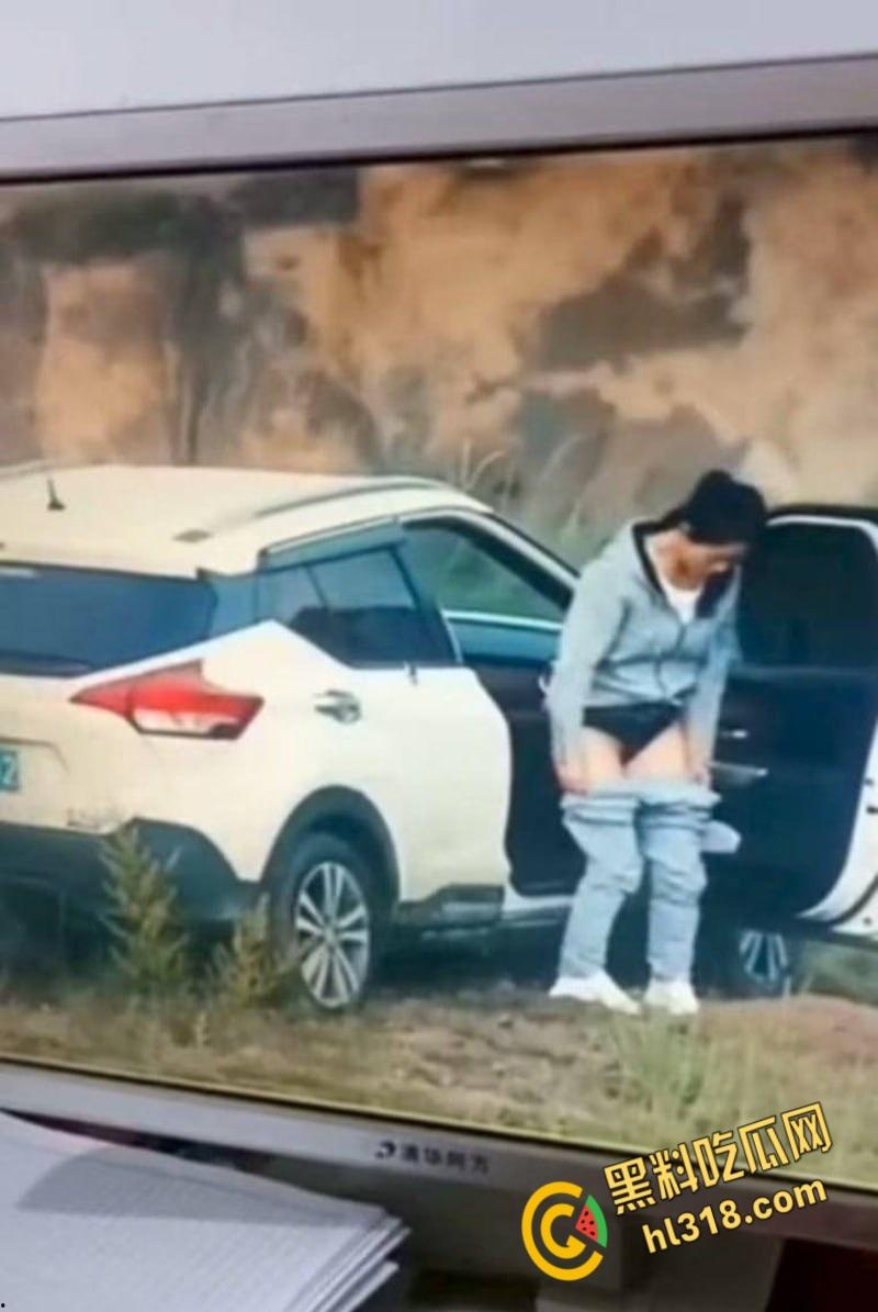 广州8C552车震门!野生激战被当场捕获,狗男女荒山野岭副驾做爱,结束后还当街穿衣 !-5
