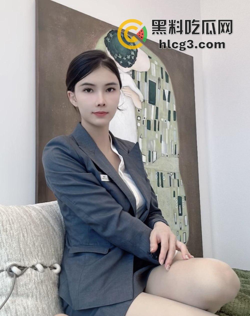 快手网红空姐少妇『是邹琳吖』空姐制服诱惑！露点露脸啪啪自慰私拍视频合集曝光！-2