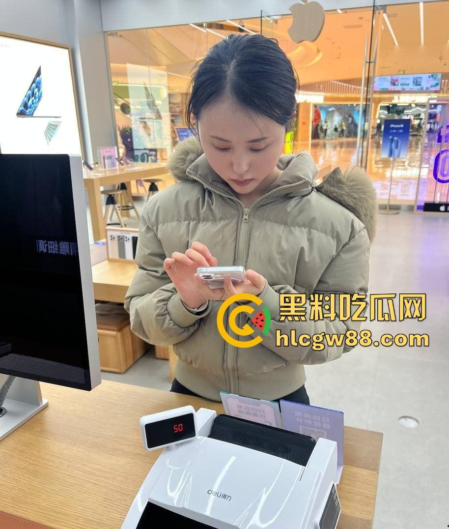 四川军嫂【任思莹】出轨亲姐老公，老公怒爆自拍性爱视频泄愤，性欲强的母狗一发不可收拾，这波震惊全网！-5