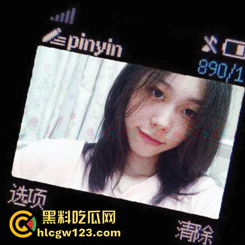 浙江艺术高校舞蹈系厕拍，大神冒死偷拍学委【王玉琦】，小穴翘臀清晰可见，附带学委生活照！-4