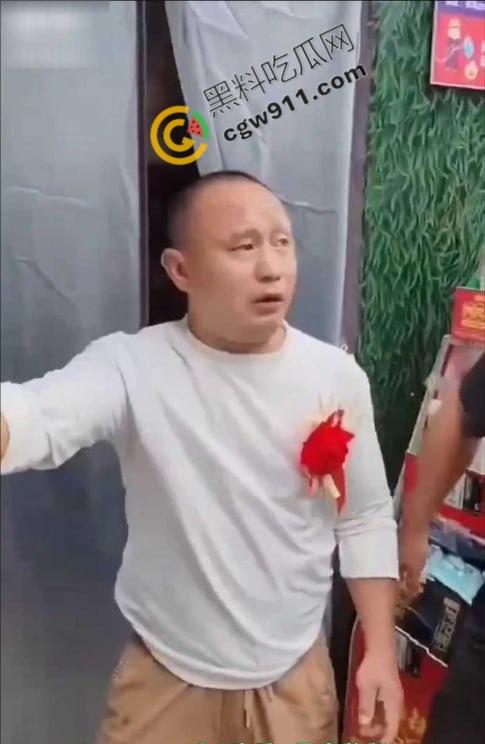 疯狂新潮！男人与充气娃娃狂热交欢，大操大办婚宴，现场嘉宾欢呼不断，意乱情迷的狂欢场面曝光！-10