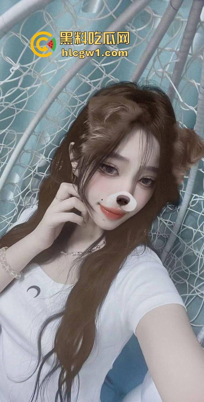 济南艺术学院大三御姐【蒋思】到处撩骚 发骚穴照给别人挂校园墙上还不知悔改！-1