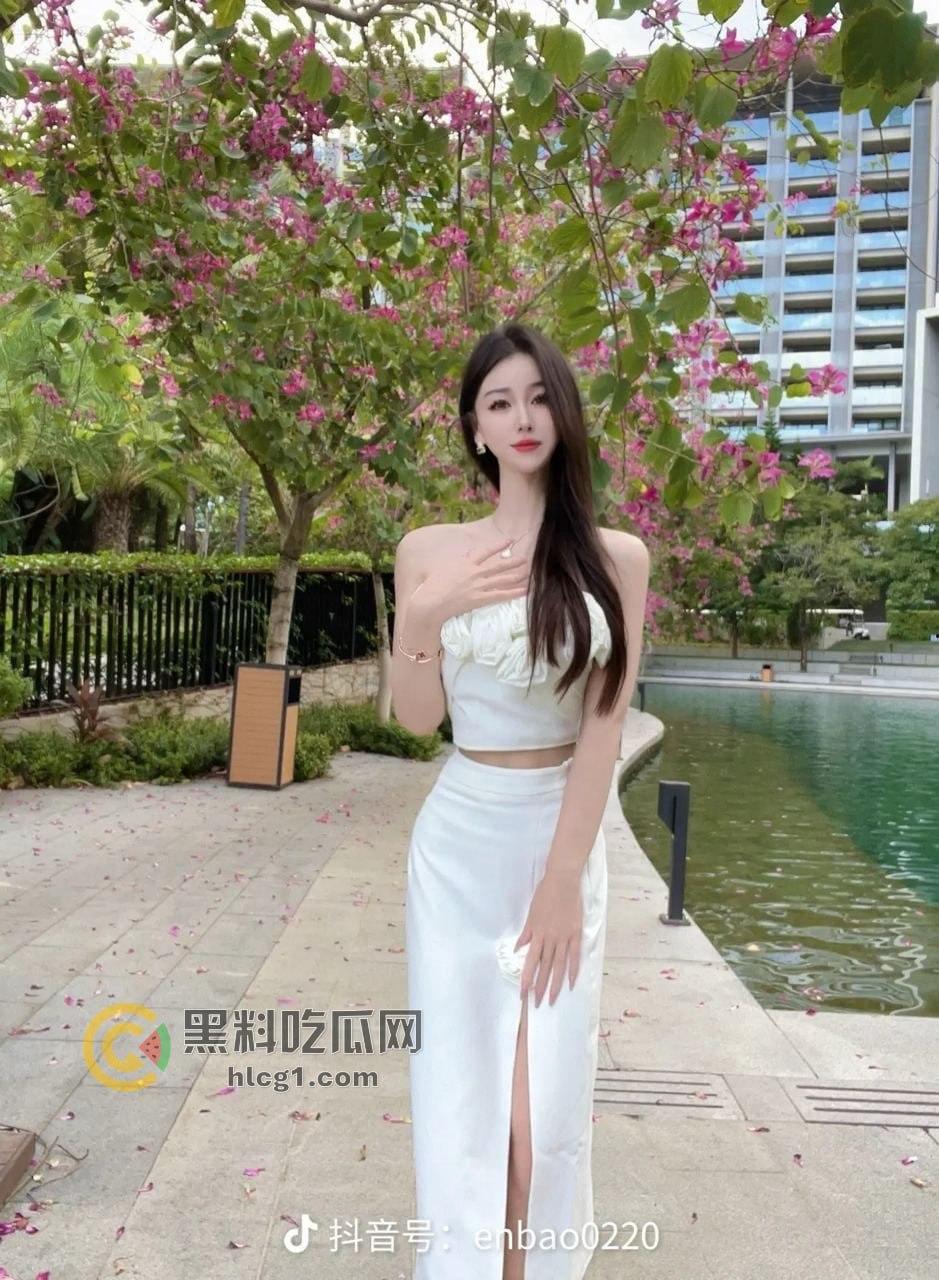 抖音账号恩恩恩宝大尺度爆料!为博礼物竟自拍做爱露点视频!-2